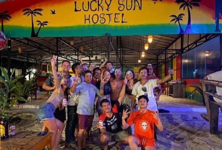 Lucky Sun Saracen Bay Albergue Koh Rong Sanloem Exterior foto