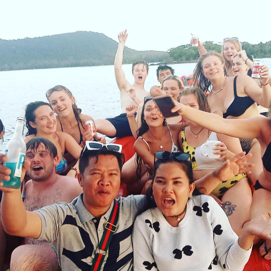 Lucky Sun Saracen Bay Albergue Koh Rong Sanloem Exterior foto
